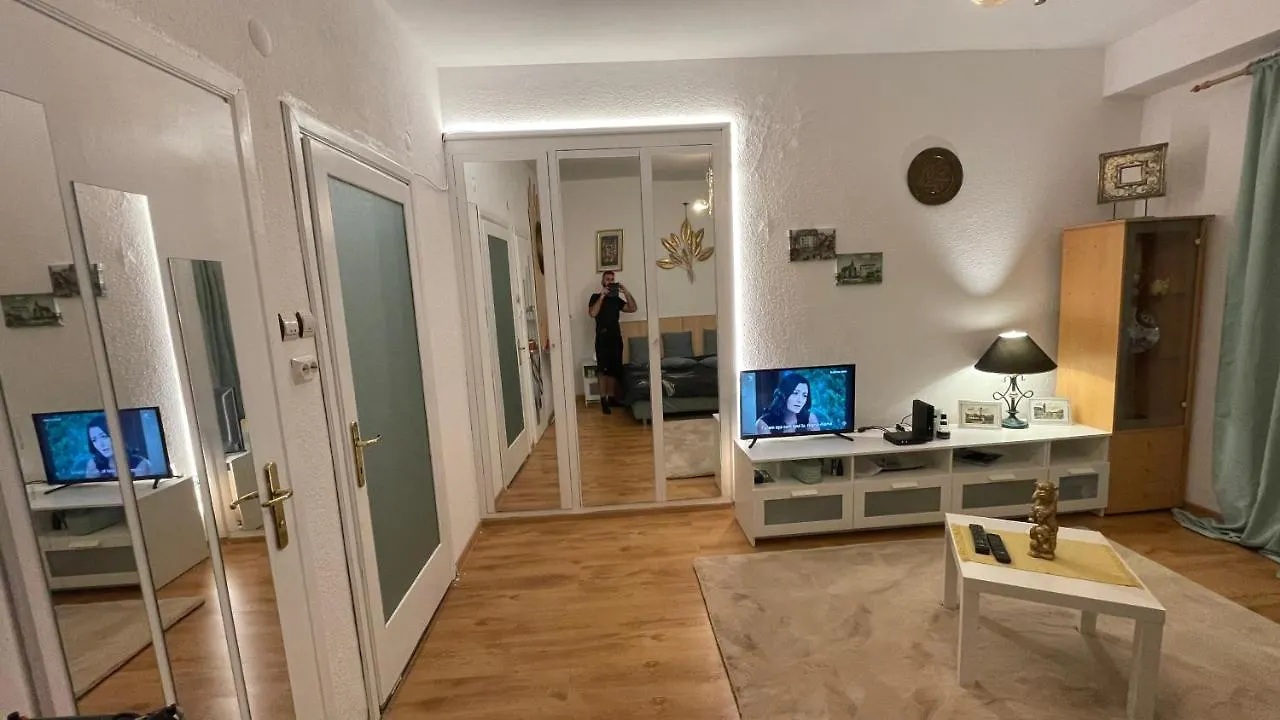 Appartement Bucharest Mirror Chic.
