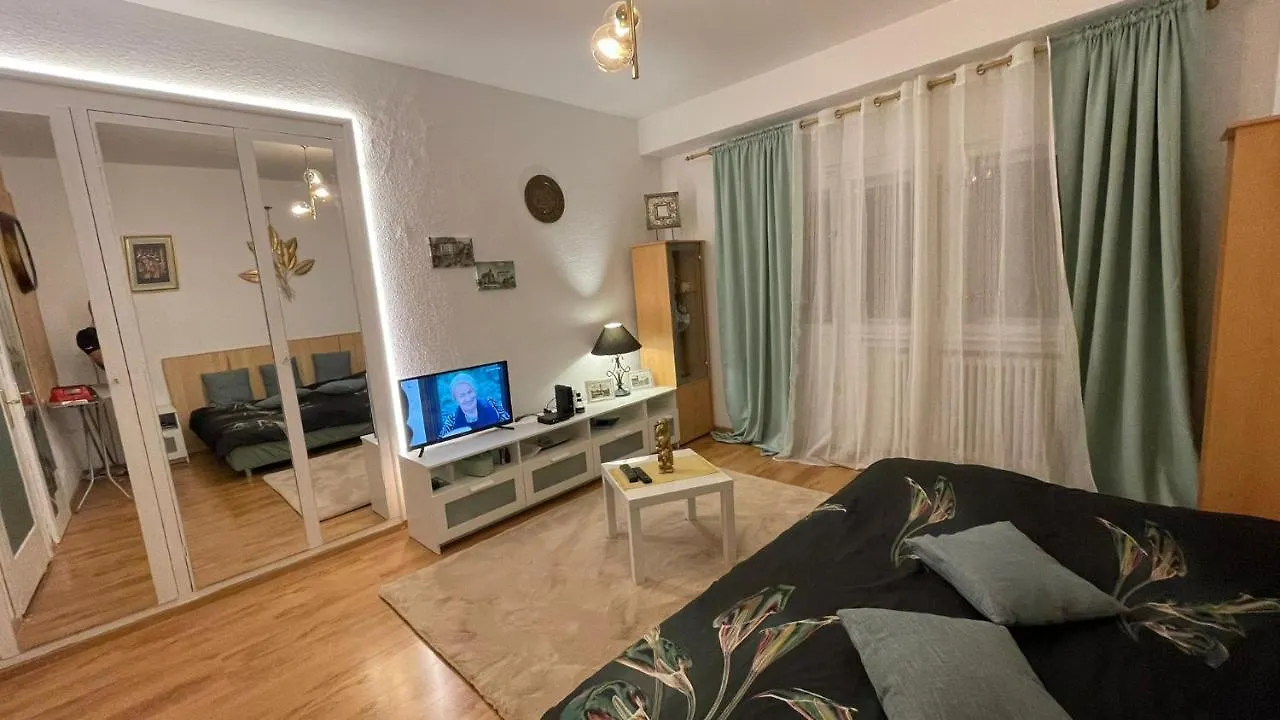 Appartamento Bucharest Mirror Chic. Romania